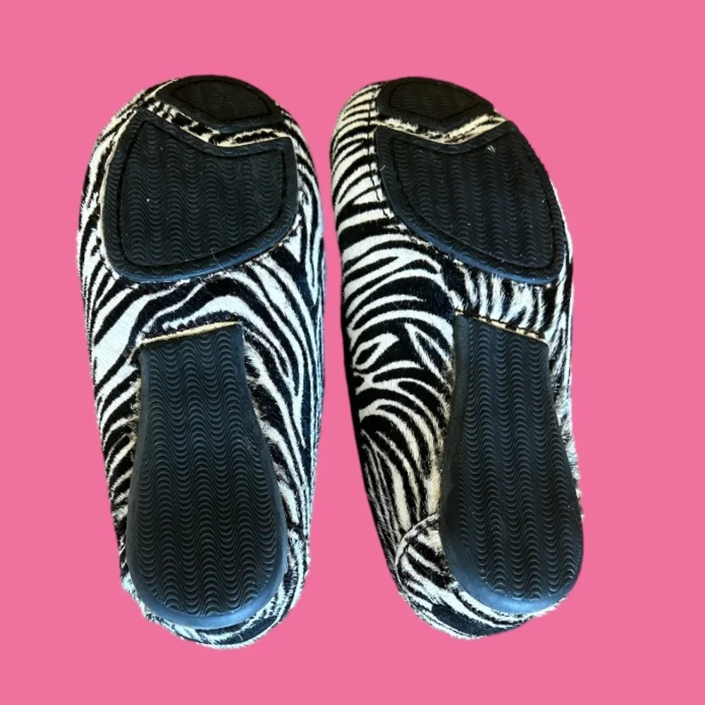 Cole Haan Girls NWOT Zebra Calf Hair Moccasins / Loafers size 12